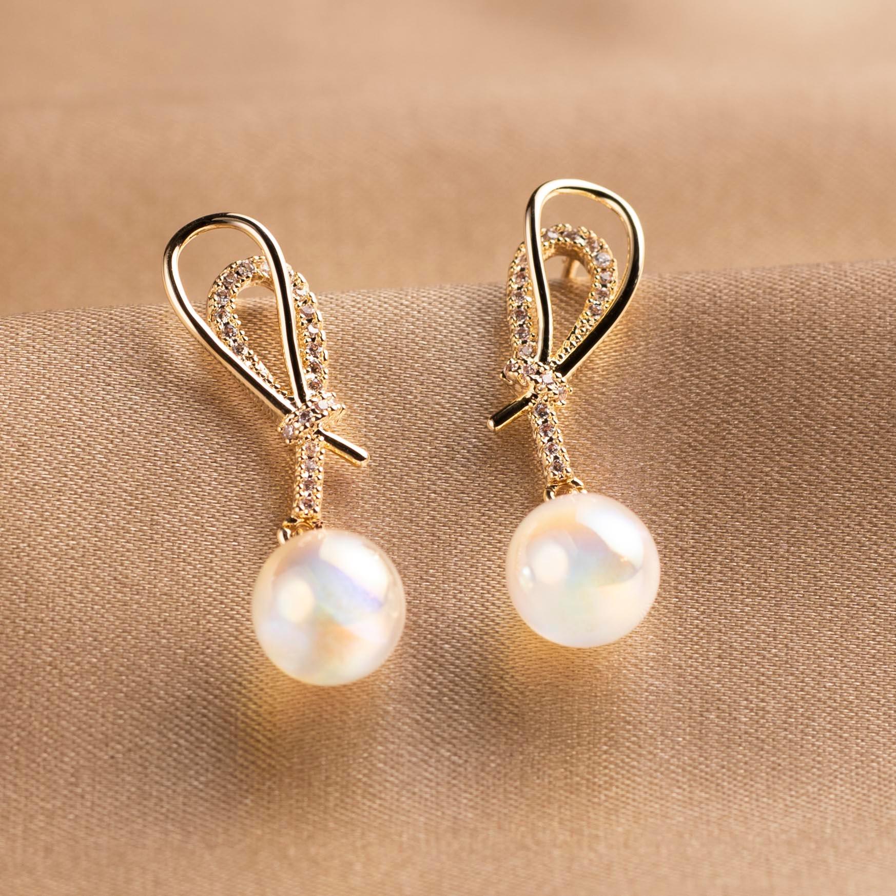 Medium Pearl Drop Earrings
