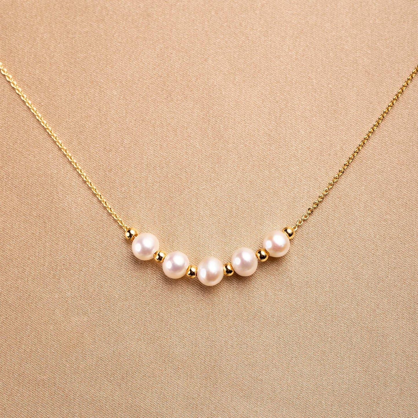 Dainty Freshwater Pearl Necklace - saltycandy