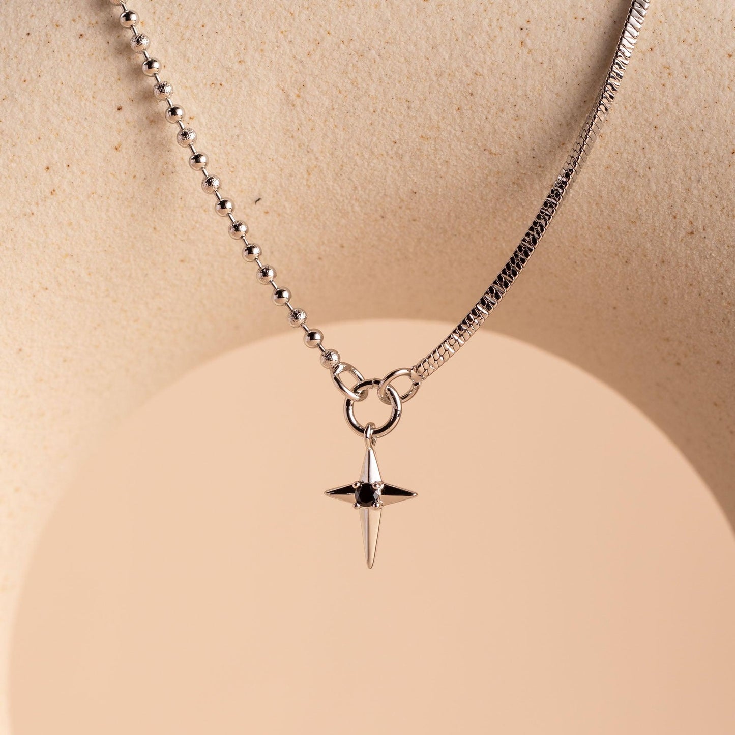 Asymmetrical Star Necklace Silver - saltycandy