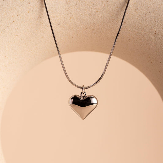 Metallic Heart Necklace Silver - saltycandy