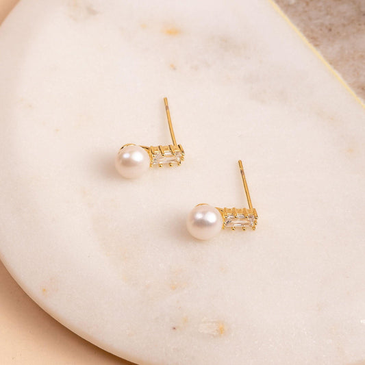 Shiny Freshwater Pearl Stud Earring - saltycandy