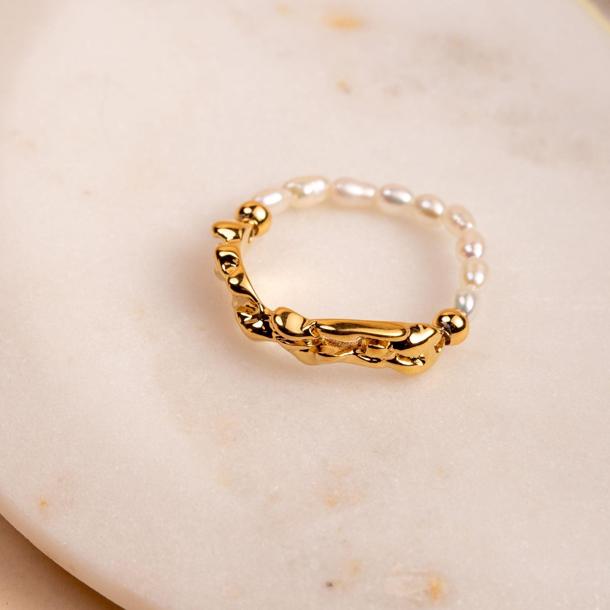 Melting Gold Freshwater Pearl Ring - saltycandy