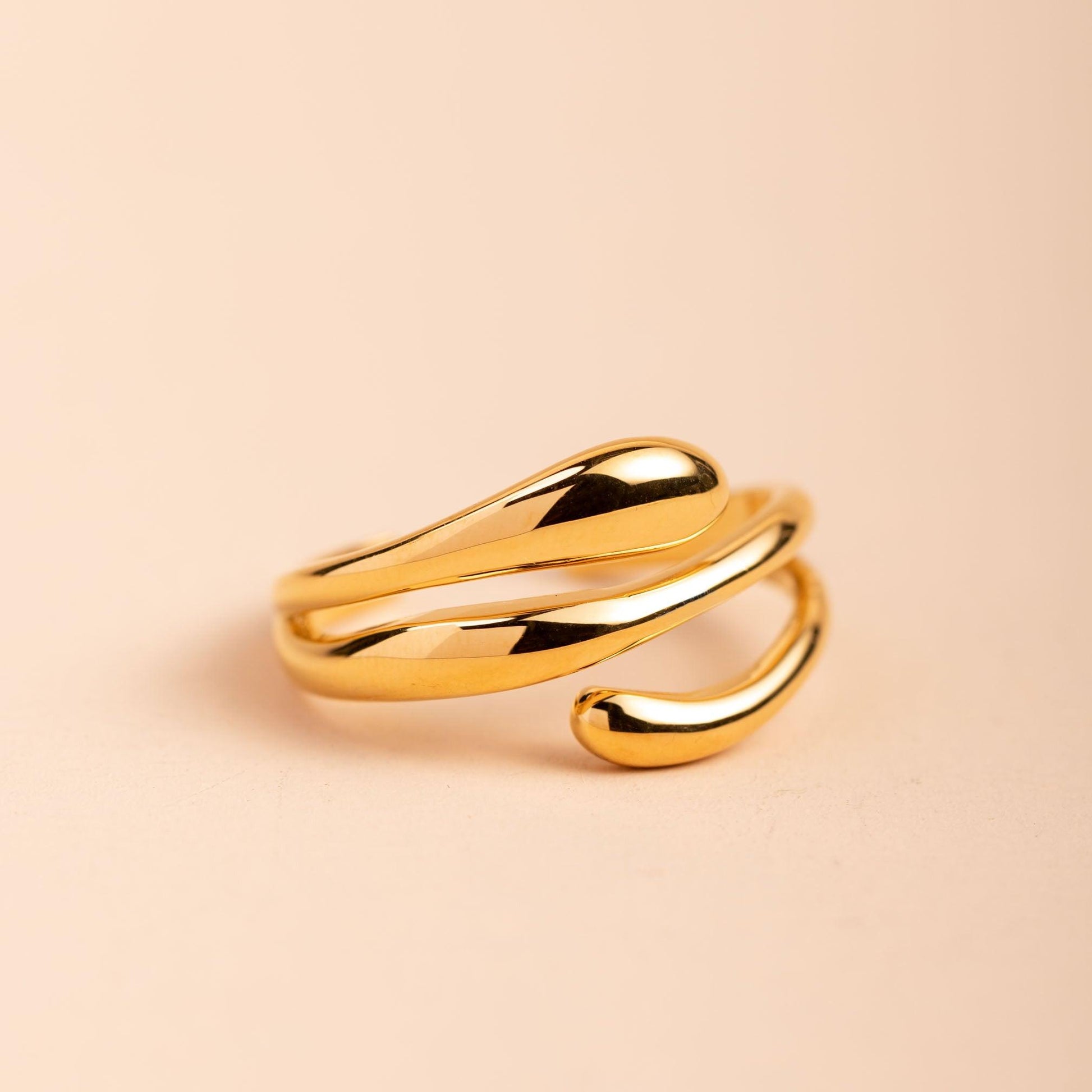 Curvy Ring - saltycandy