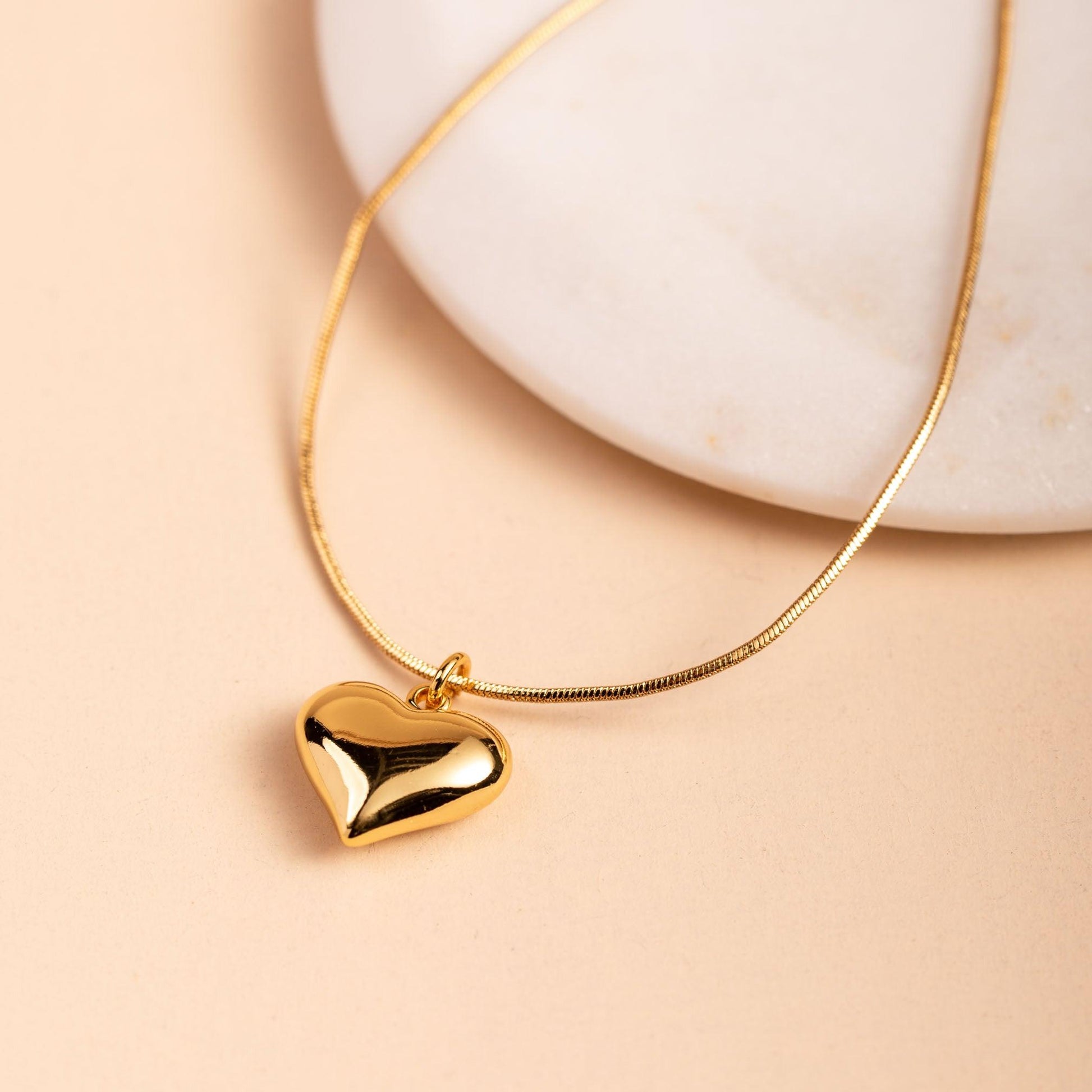 Metallic Heart Necklace Gold - saltycandy