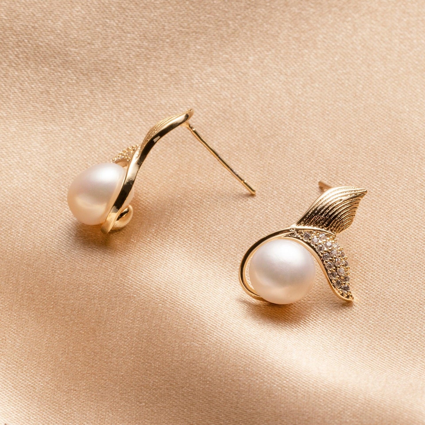 Mermaid Tail Studs with Pearl - saltycandy