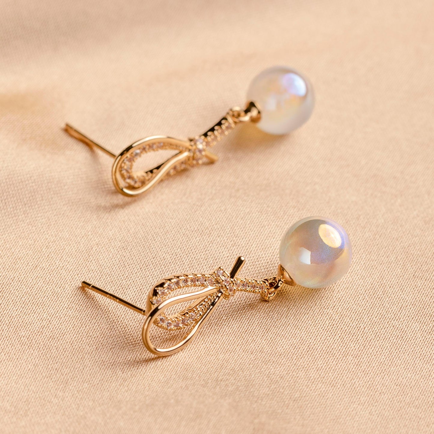 Balloon Pearl Drop Earrings - saltycandy