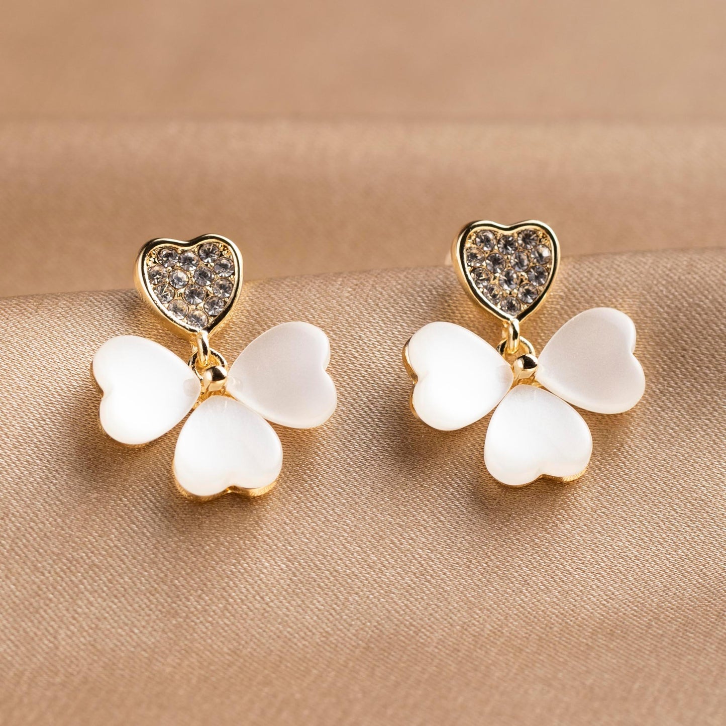 Lucky Clover Dangle Earrings - saltycandy