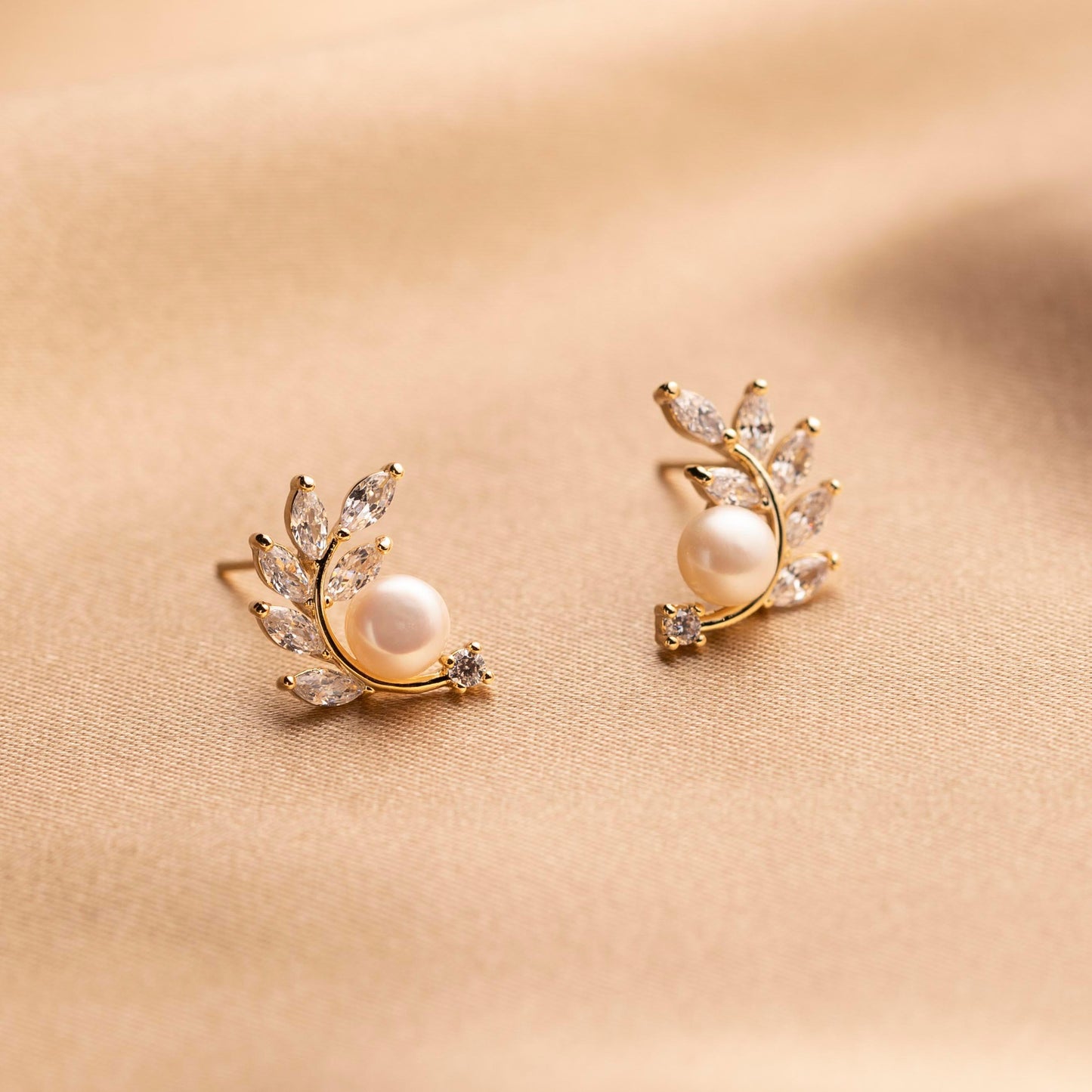 Olive Leaf Pearl Earrings - saltycandy