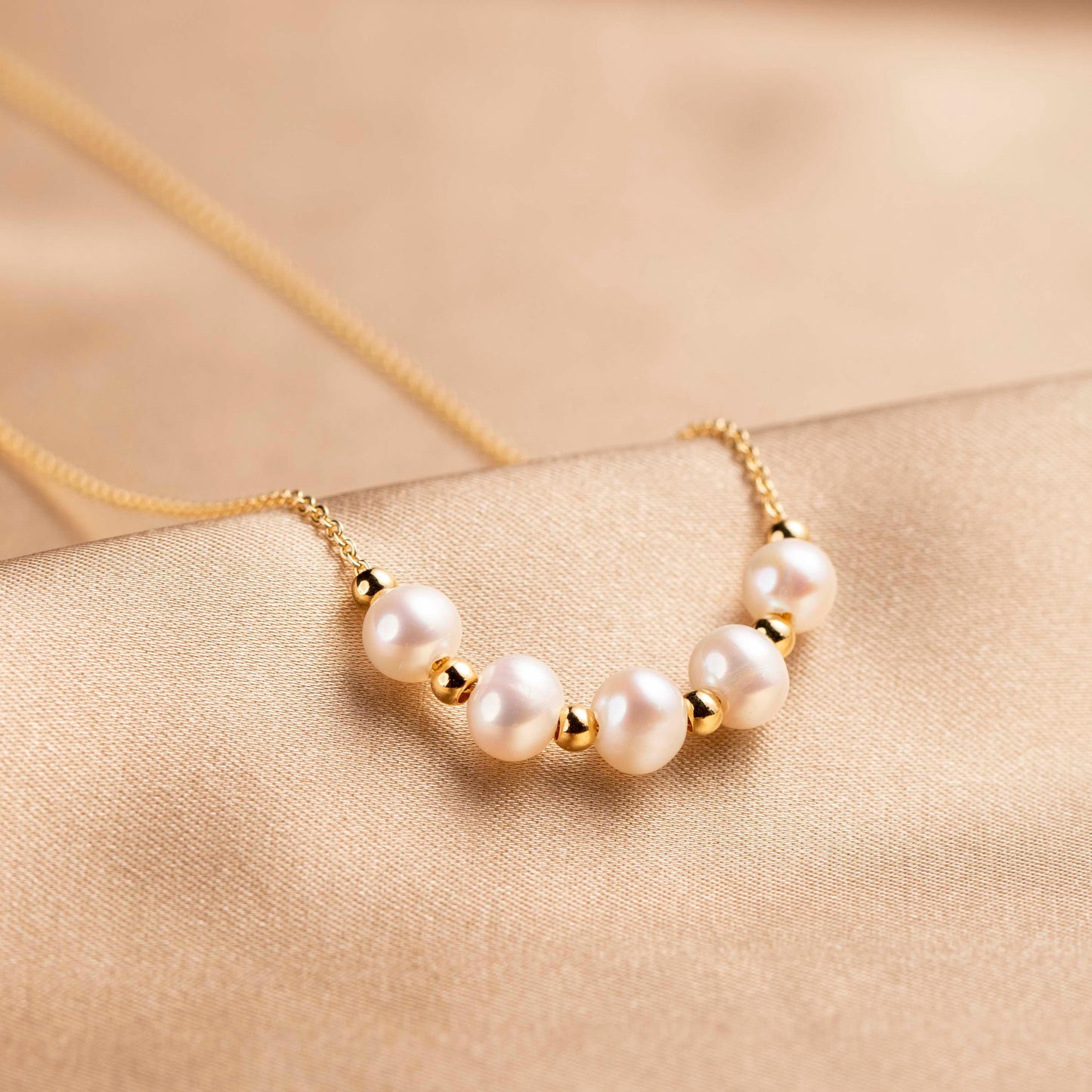 Dainty Freshwater Pearl Necklace - saltycandy